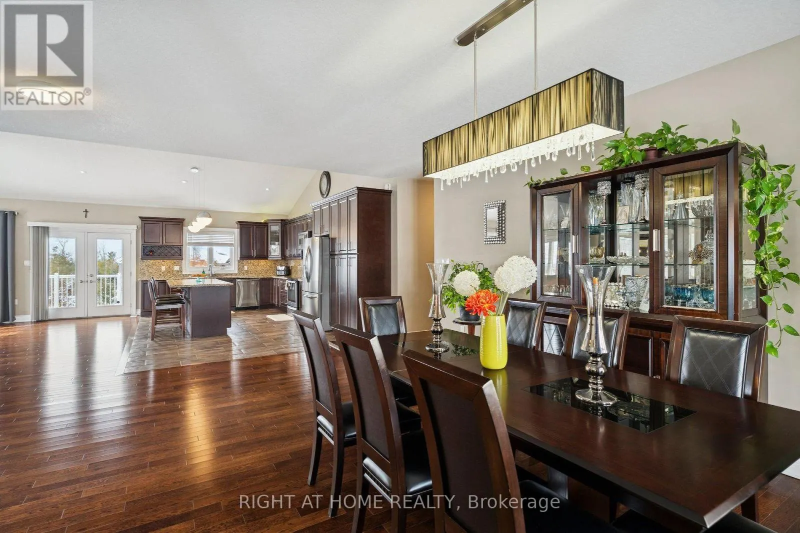 10 BROLLEY CRESCENT