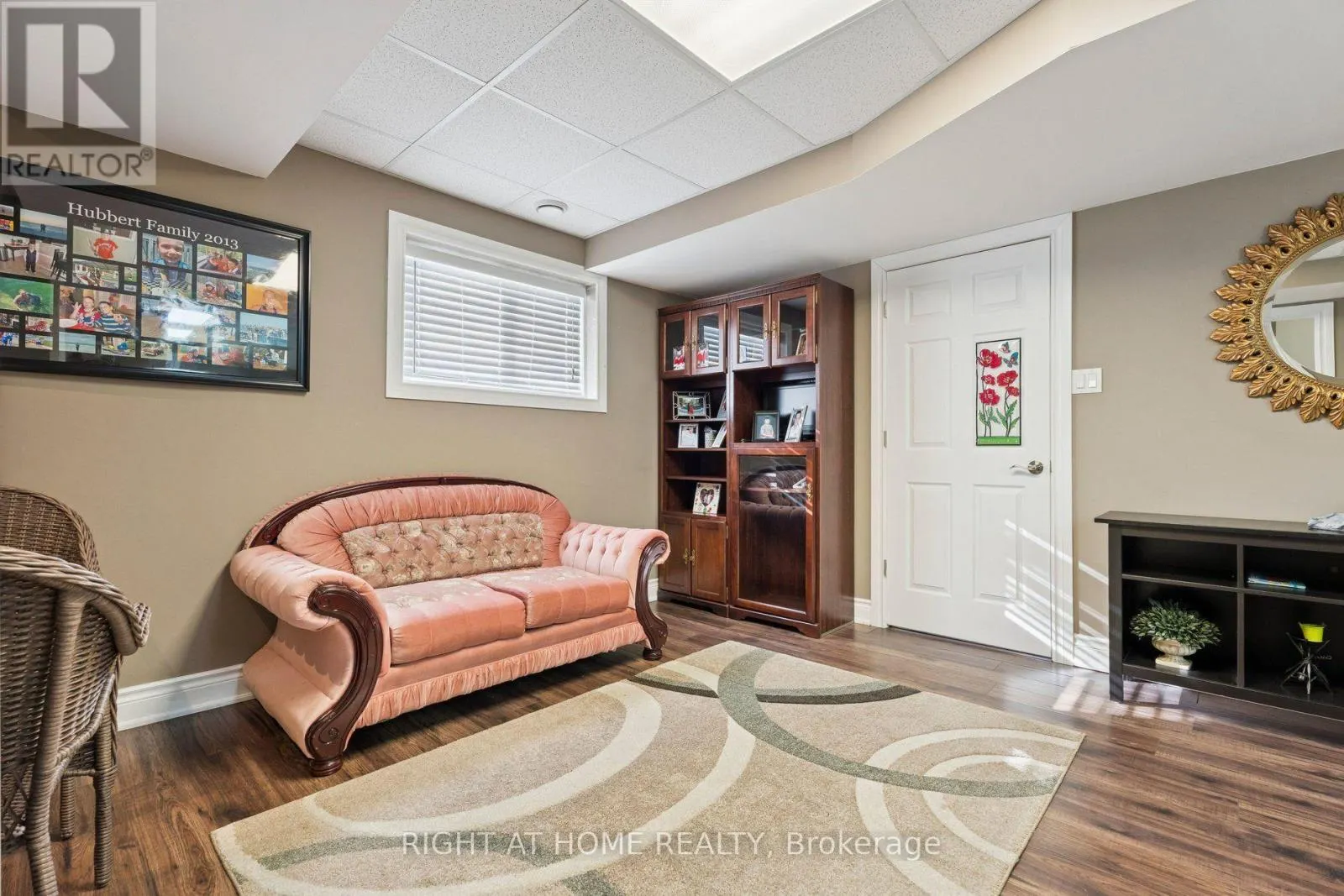 10 BROLLEY CRESCENT
