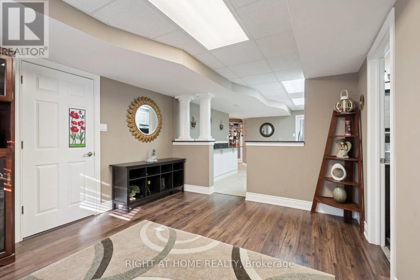 10 BROLLEY CRESCENT