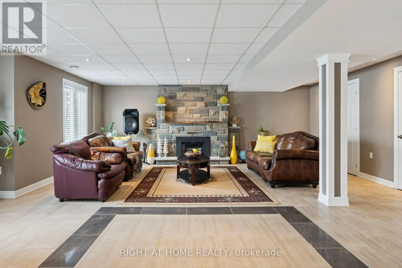 10 BROLLEY CRESCENT