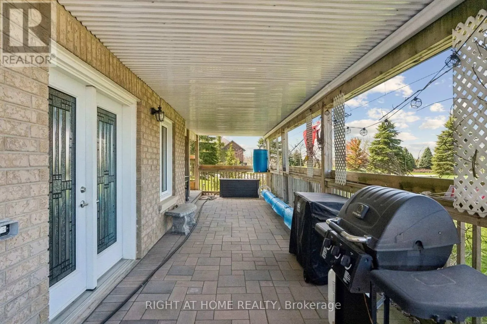 10 BROLLEY CRESCENT