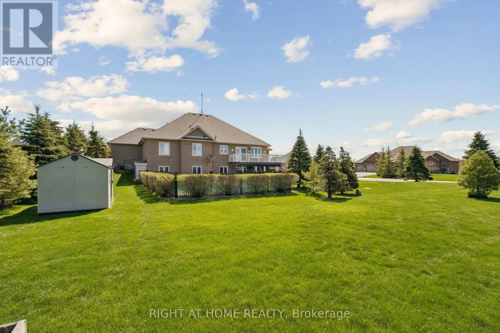 10 BROLLEY CRESCENT