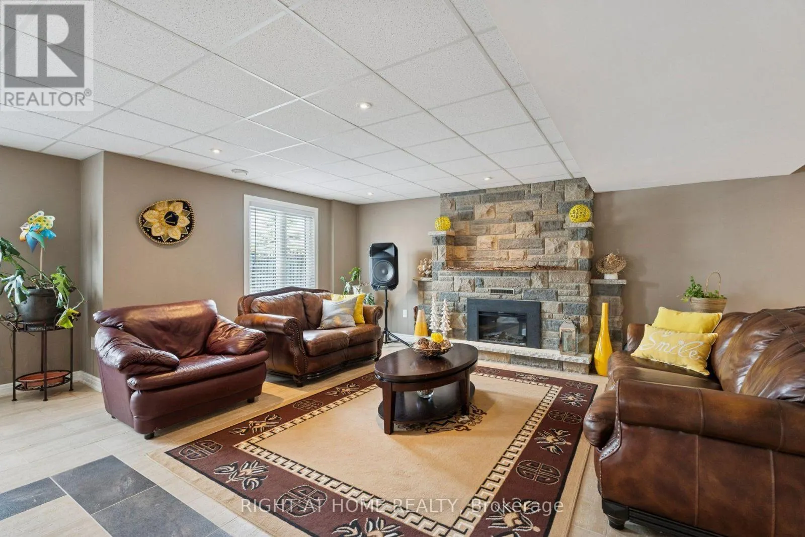 10 BROLLEY CRESCENT