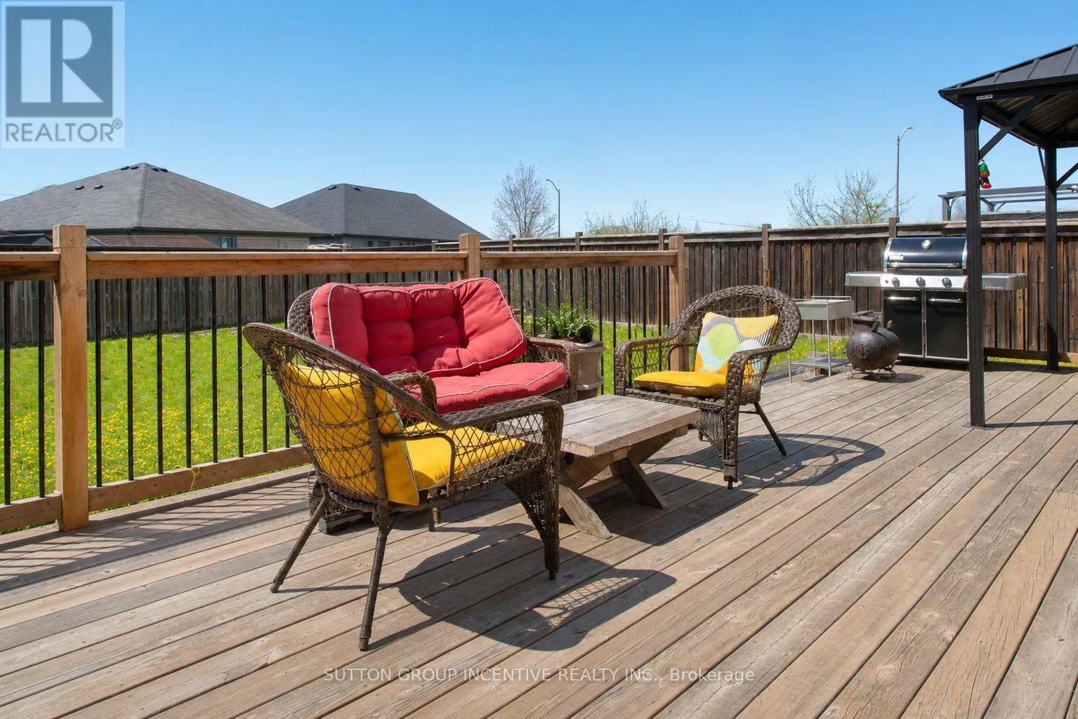 174 MAPLEWOOD DRIVE