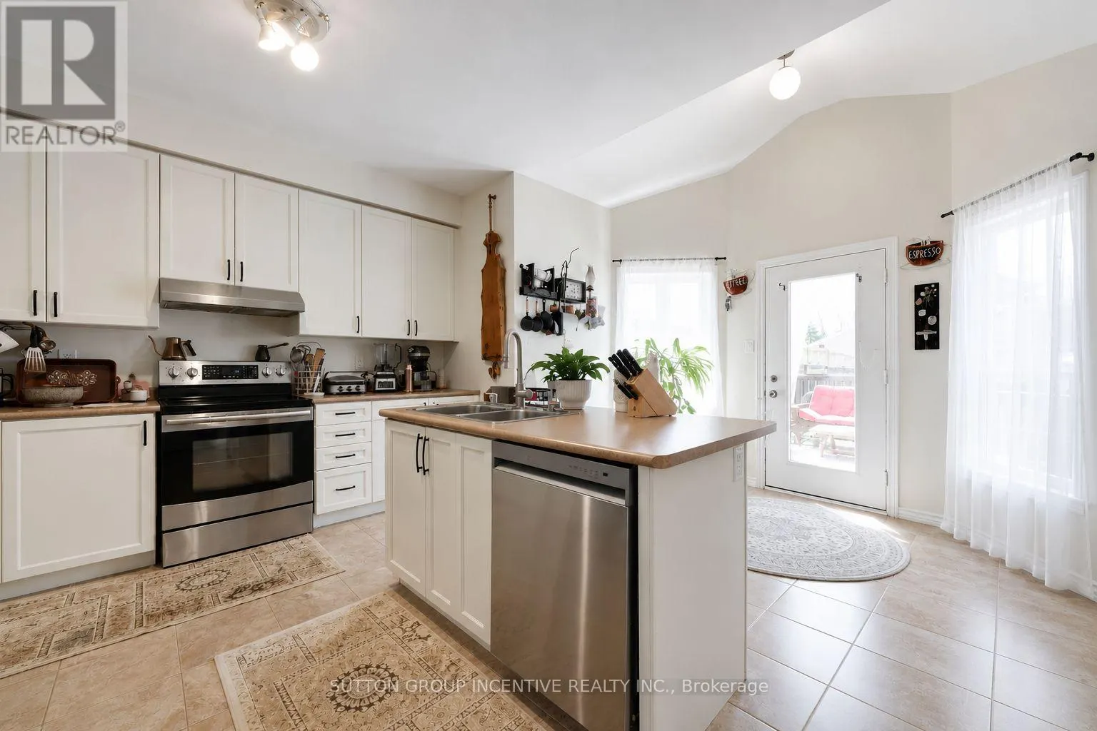 174 MAPLEWOOD DRIVE