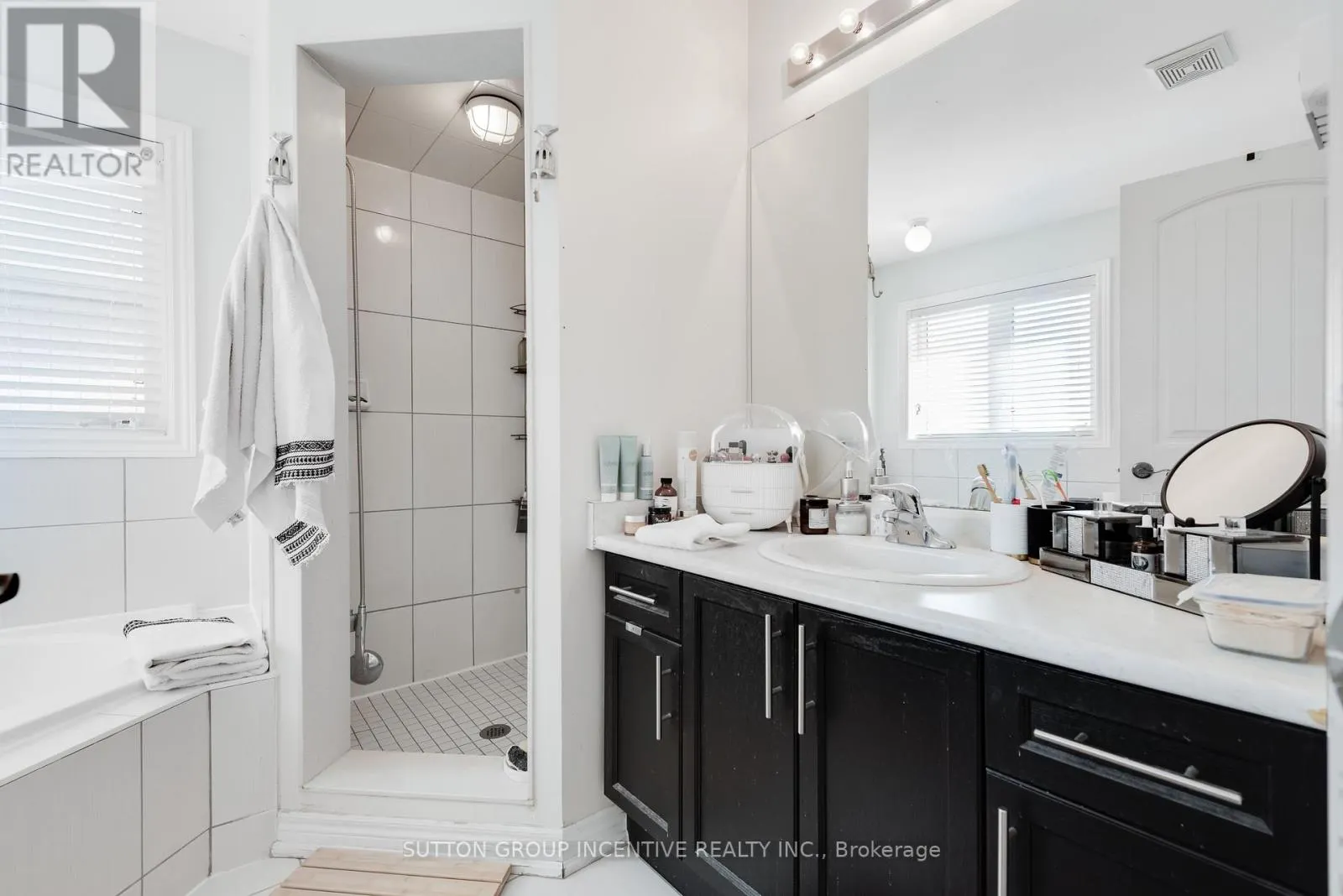 174 MAPLEWOOD DRIVE