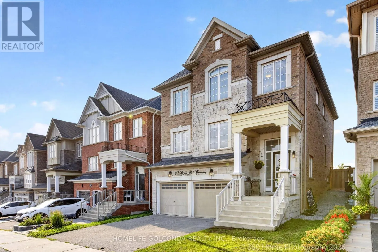 40 RIDGE GATE CRESCENT