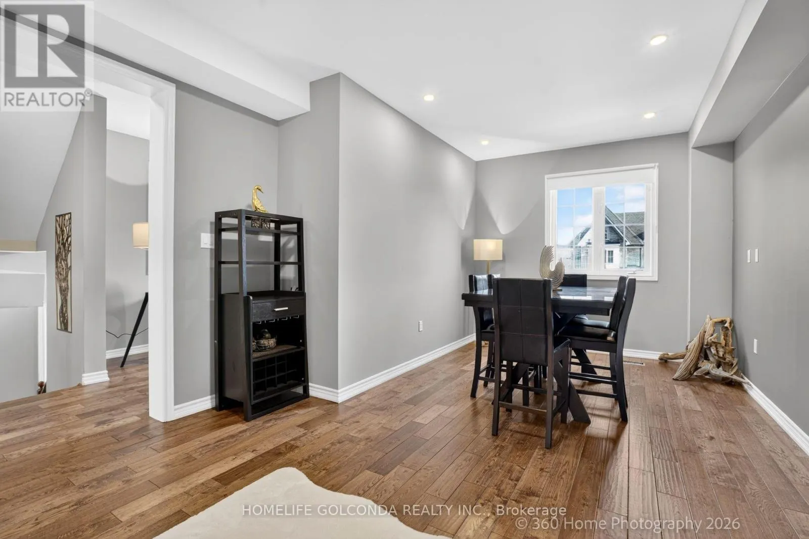 40 RIDGE GATE CRESCENT