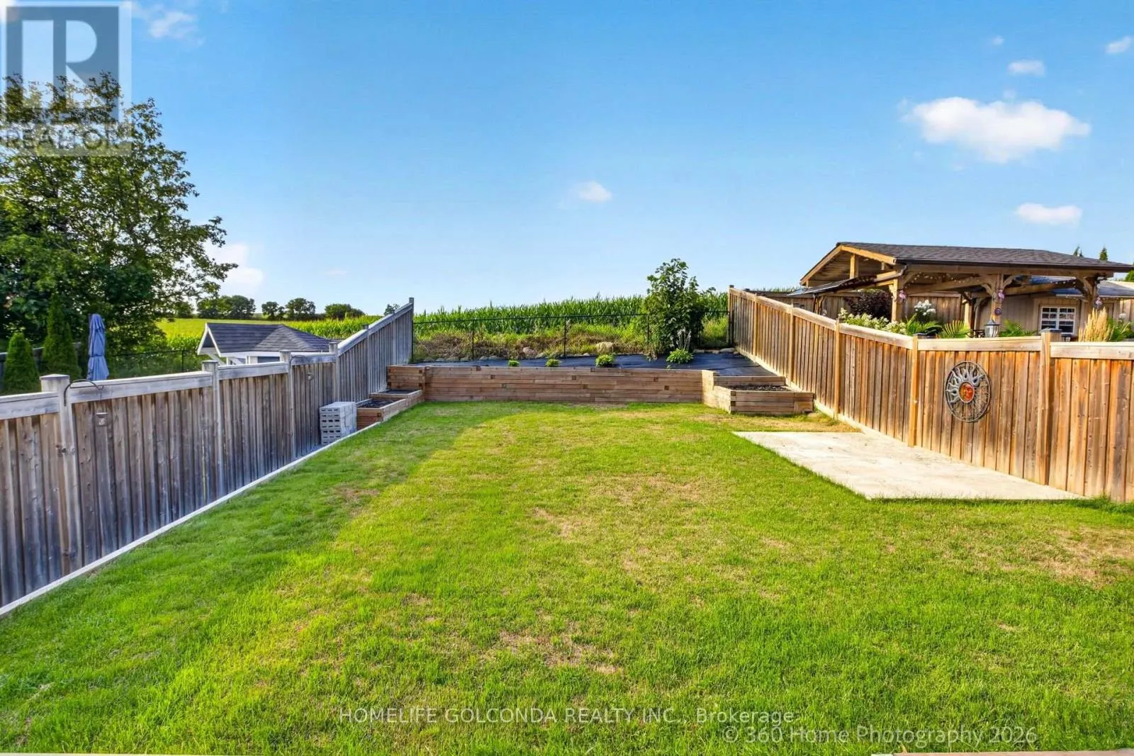 40 RIDGE GATE CRESCENT