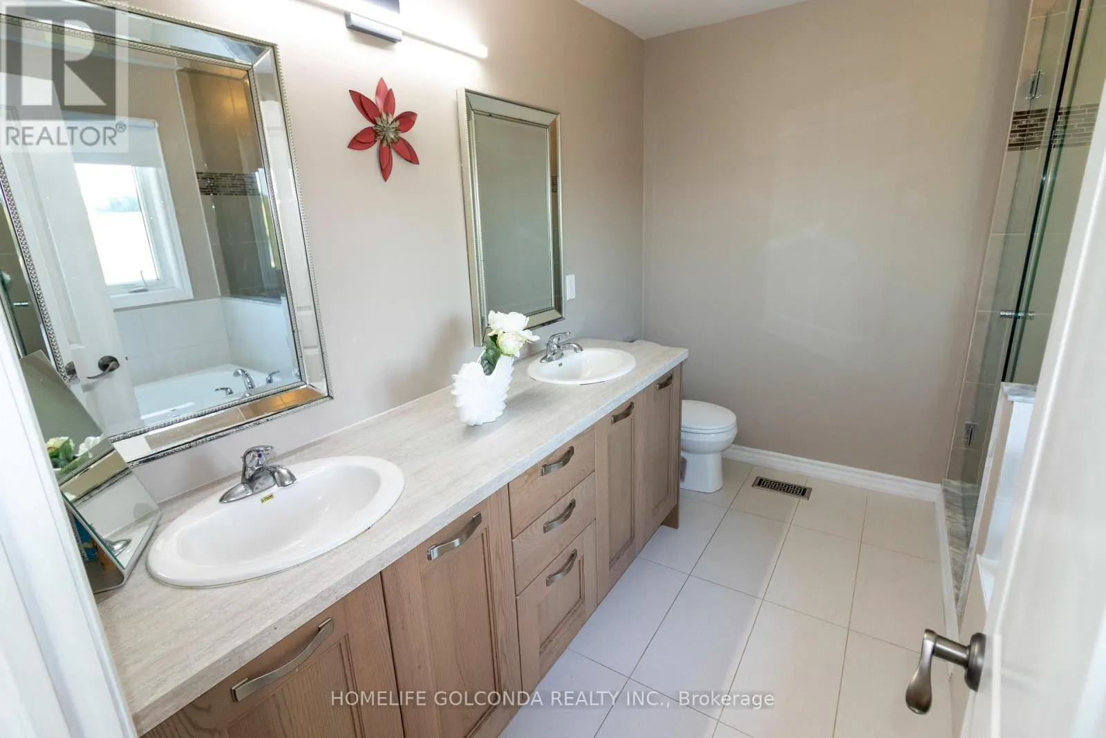 40 RIDGE GATE CRESCENT