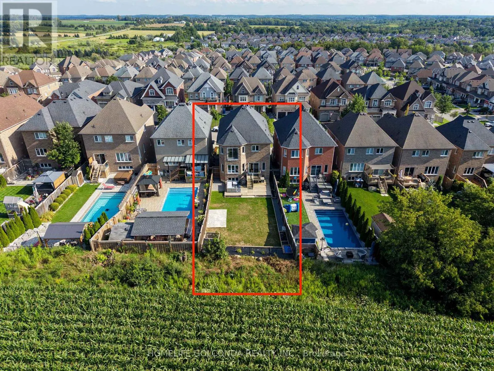 40 RIDGE GATE CRESCENT