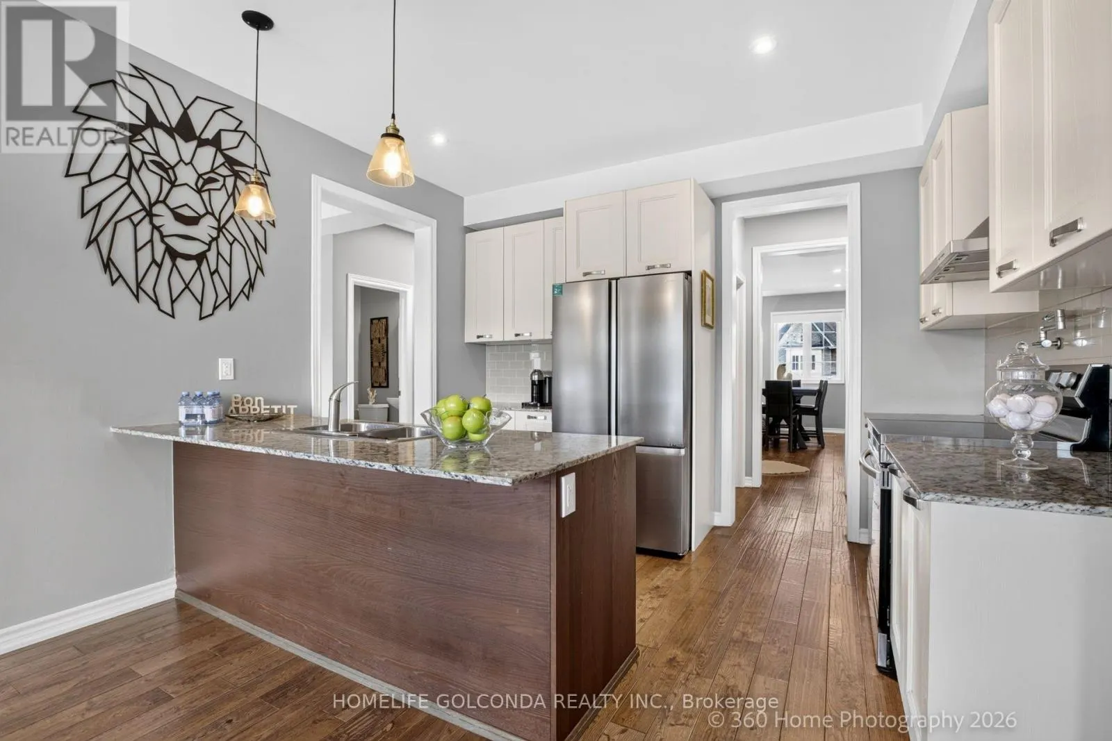 40 RIDGE GATE CRESCENT