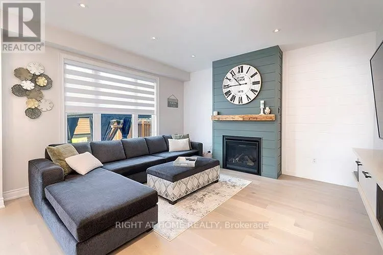 87 CARONDALE SQUARE
