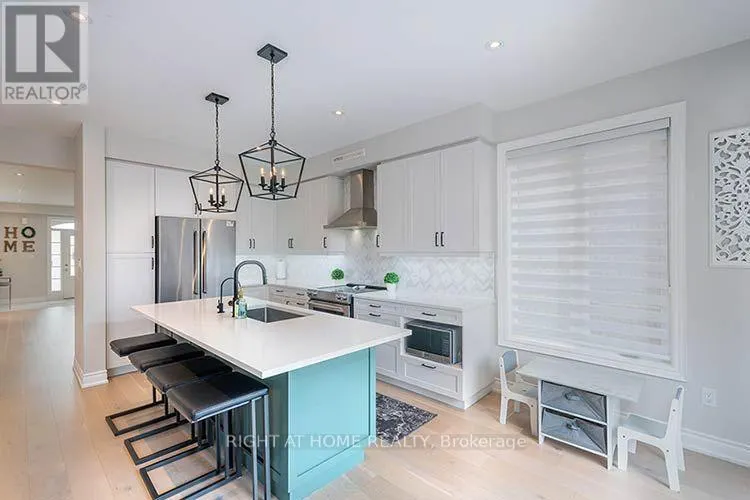 87 CARONDALE SQUARE