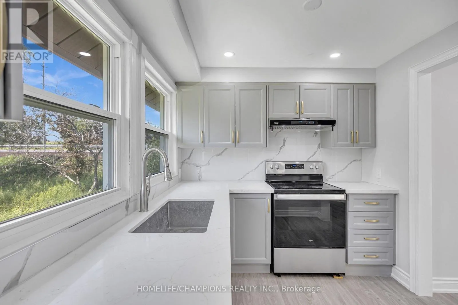 997 MOUNT ALBERT ROAD