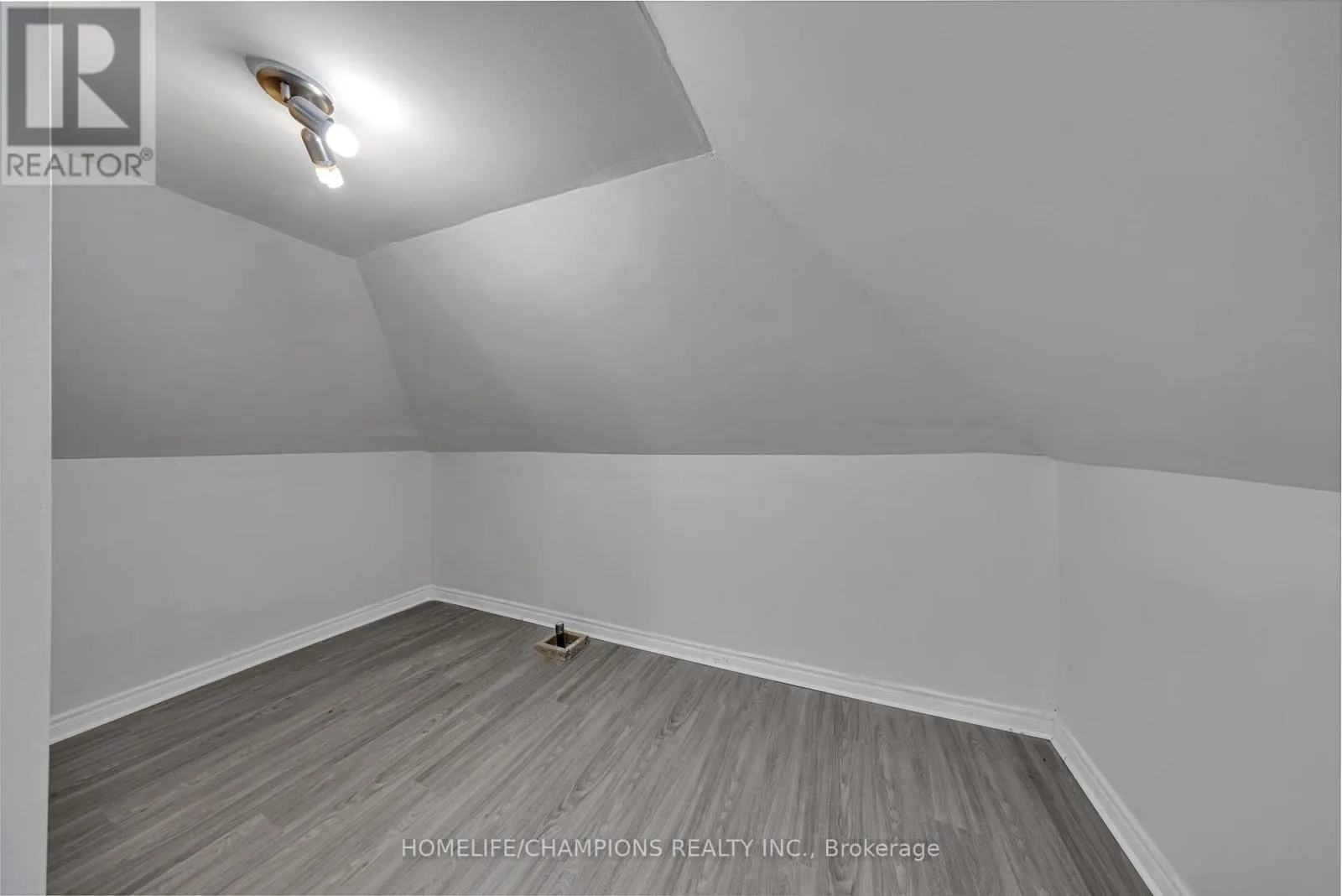 997 MOUNT ALBERT ROAD