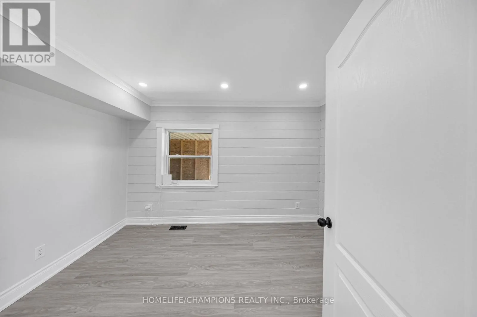 997 MOUNT ALBERT ROAD