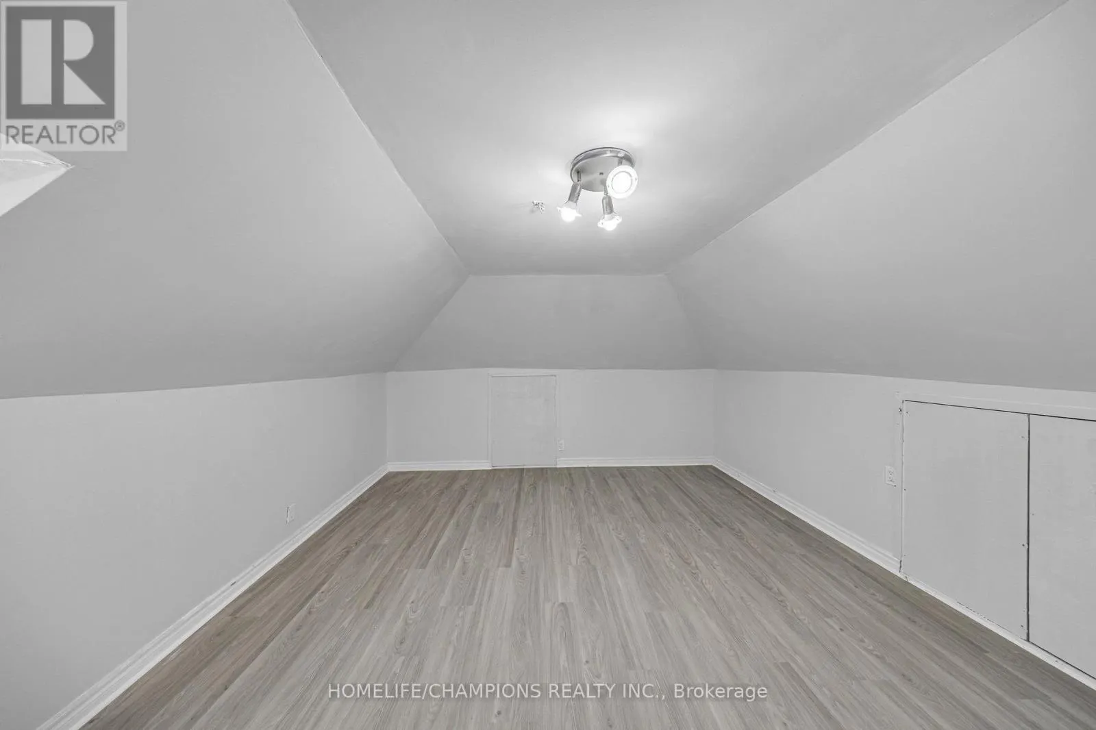 997 MOUNT ALBERT ROAD