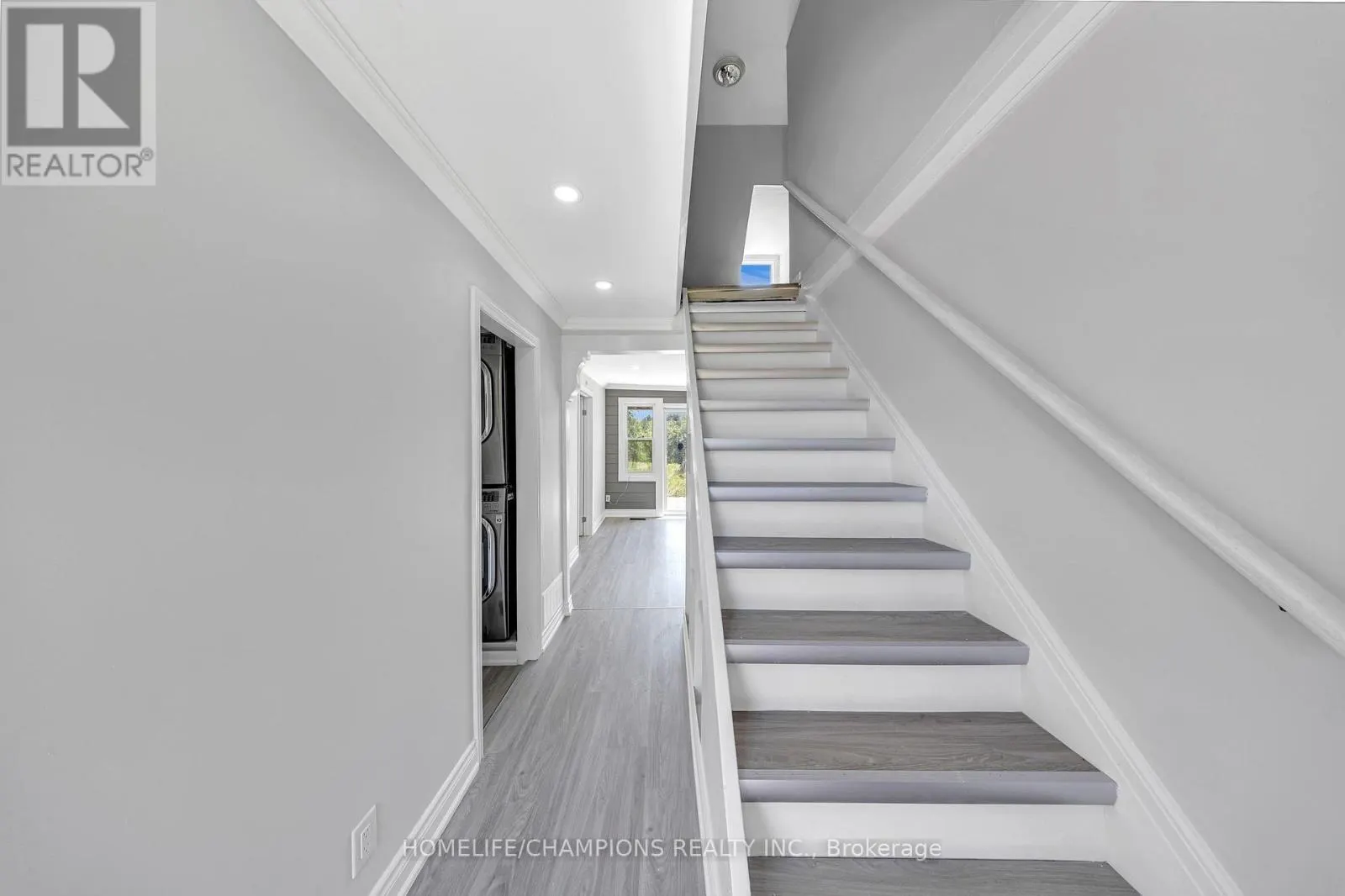 997 MOUNT ALBERT ROAD
