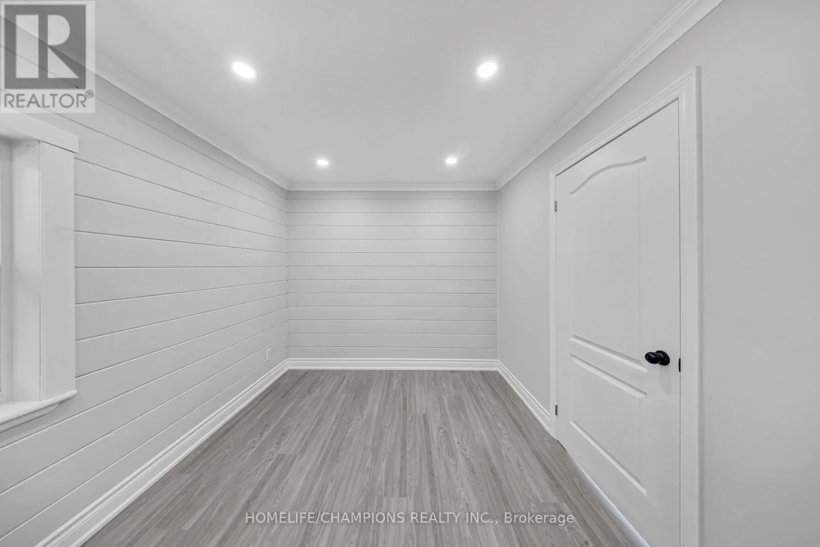 997 MOUNT ALBERT ROAD