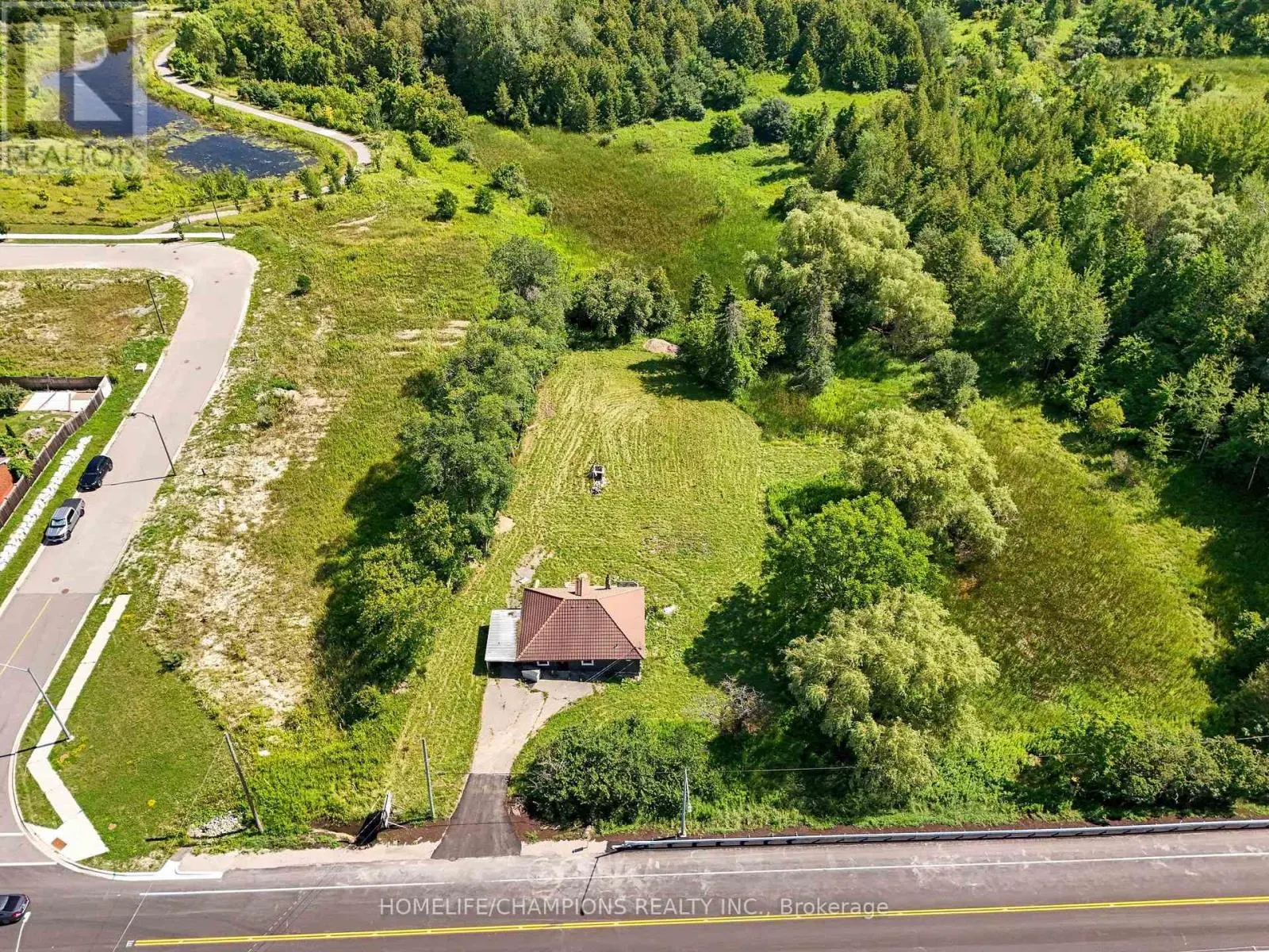 997 MOUNT ALBERT ROAD
