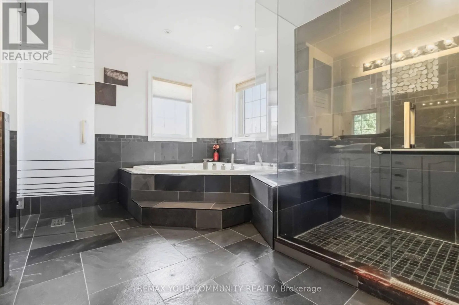171 LANGTRY PLACE