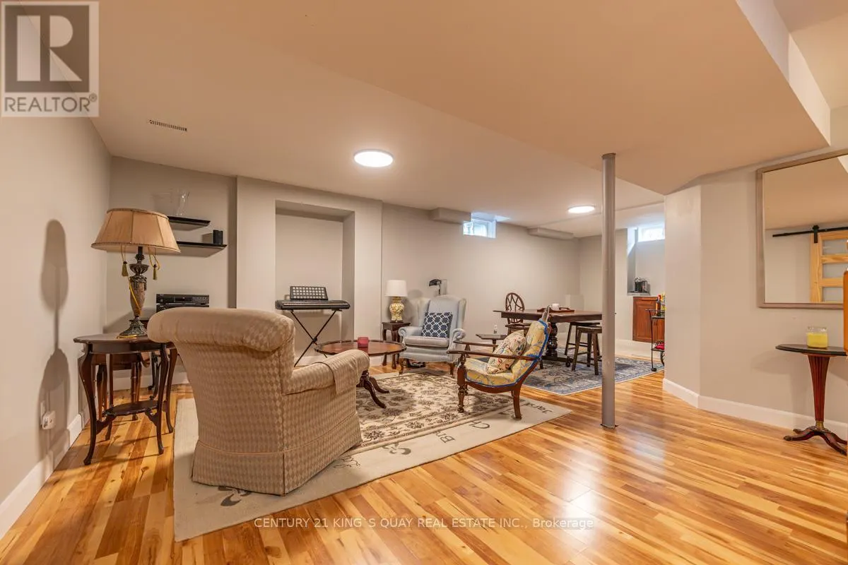 40 STONEHILL BOULEVARD