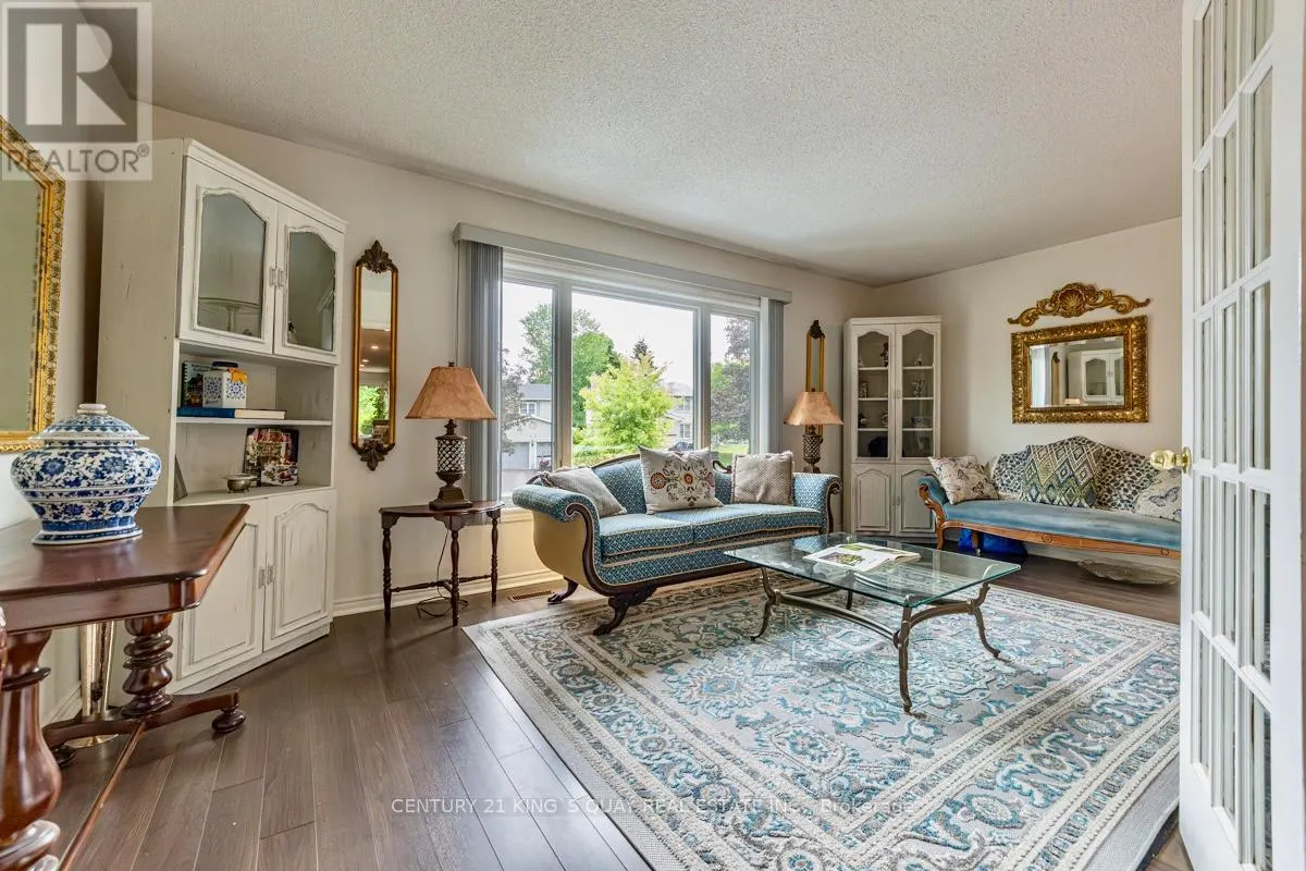 40 STONEHILL BOULEVARD