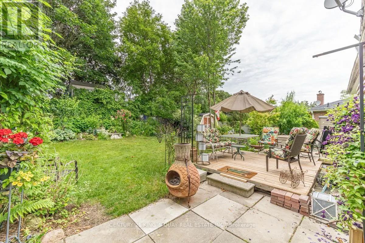 40 STONEHILL BOULEVARD