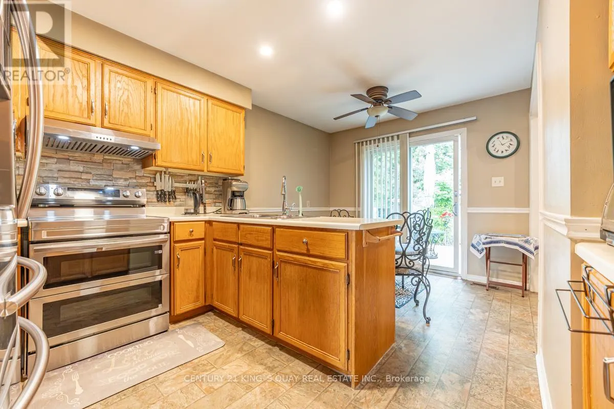 40 STONEHILL BOULEVARD