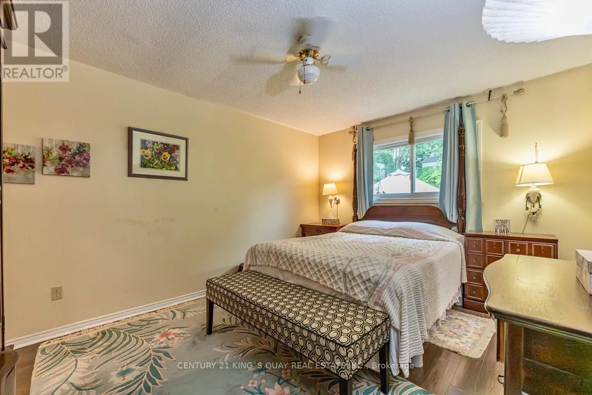 40 STONEHILL BOULEVARD