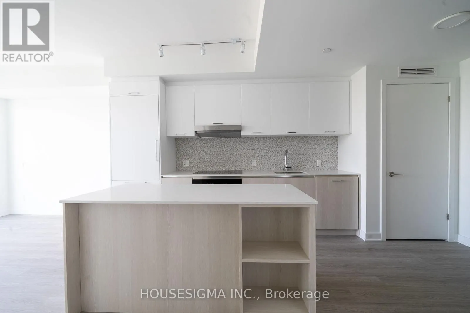 820 - 8188 YONGE STREET