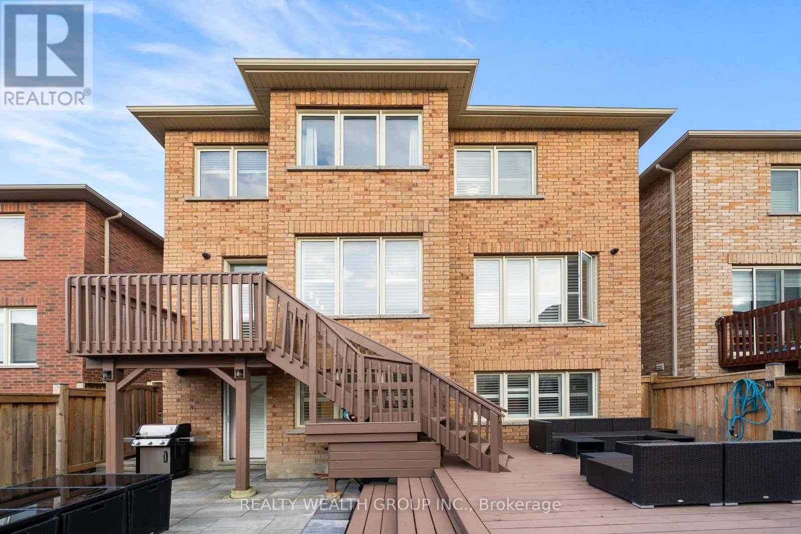 42 MONDIAL CRESCENT