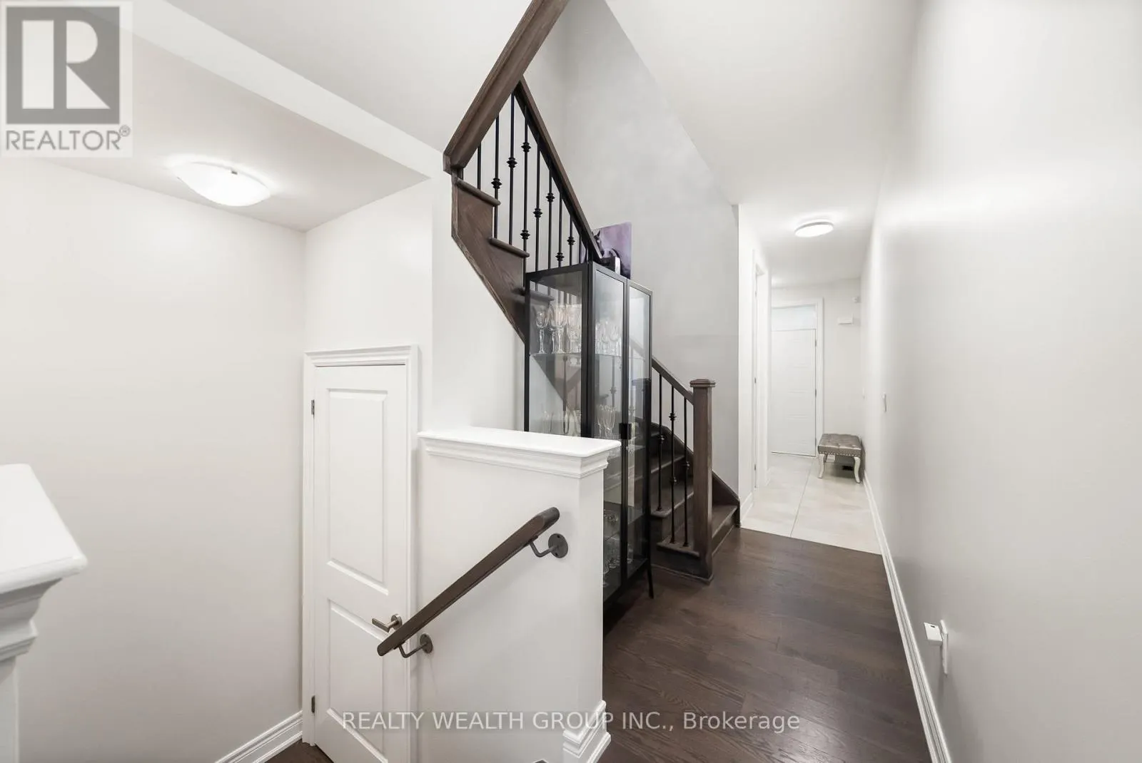 42 MONDIAL CRESCENT