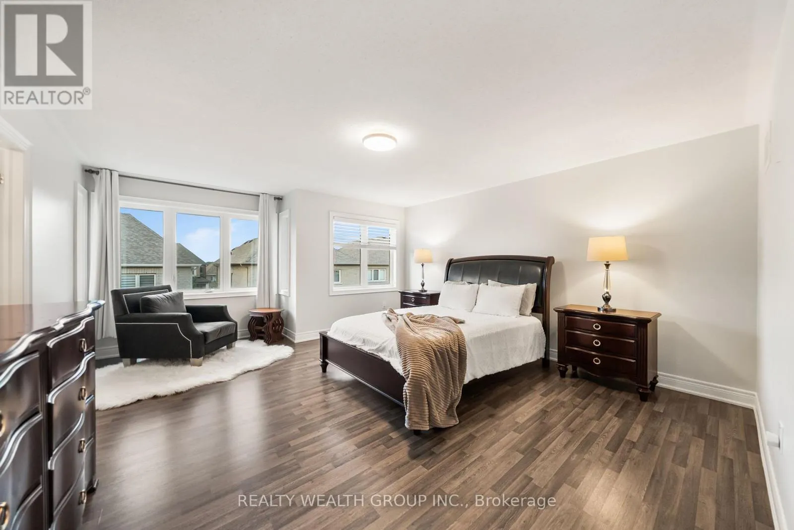 42 MONDIAL CRESCENT