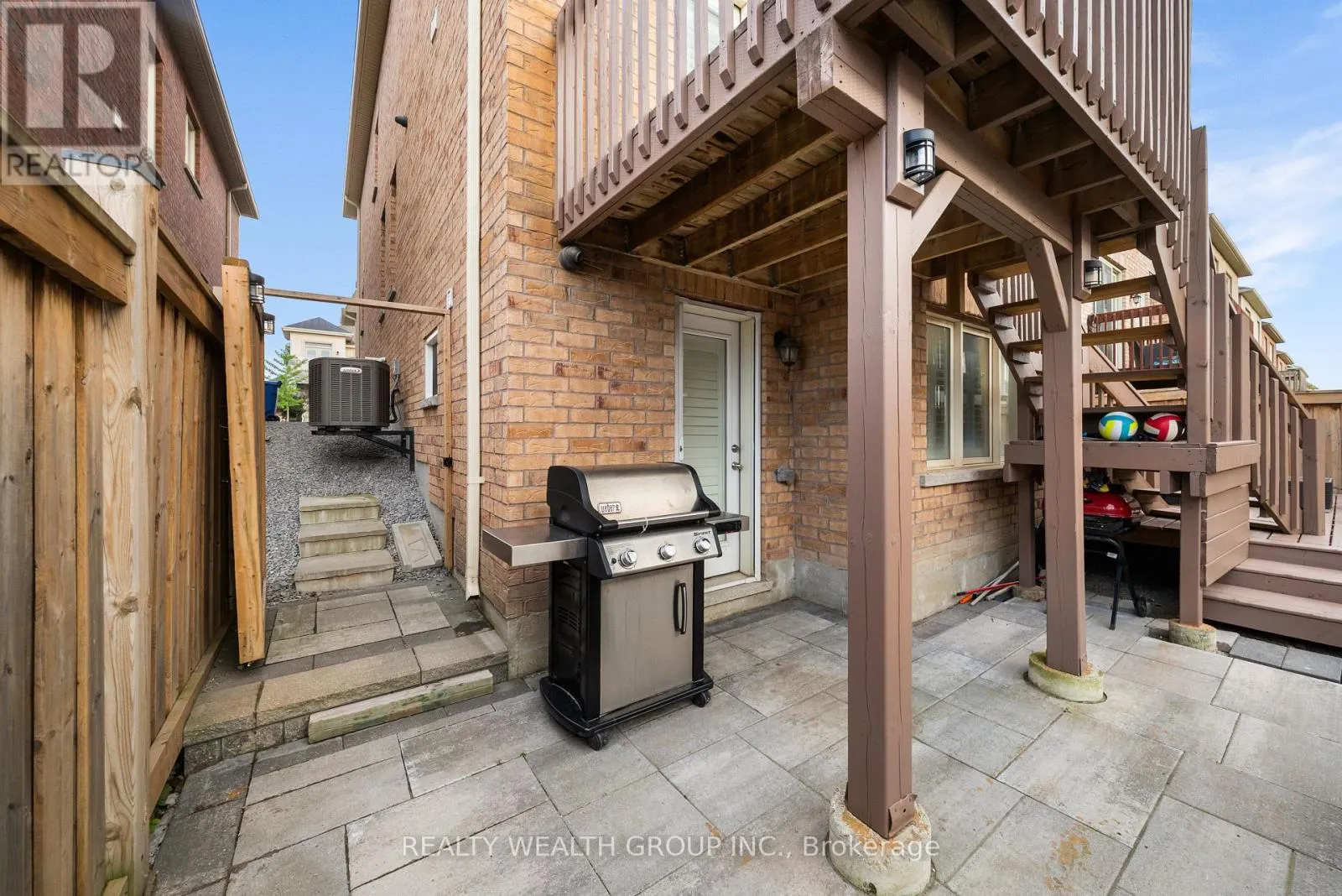 42 MONDIAL CRESCENT