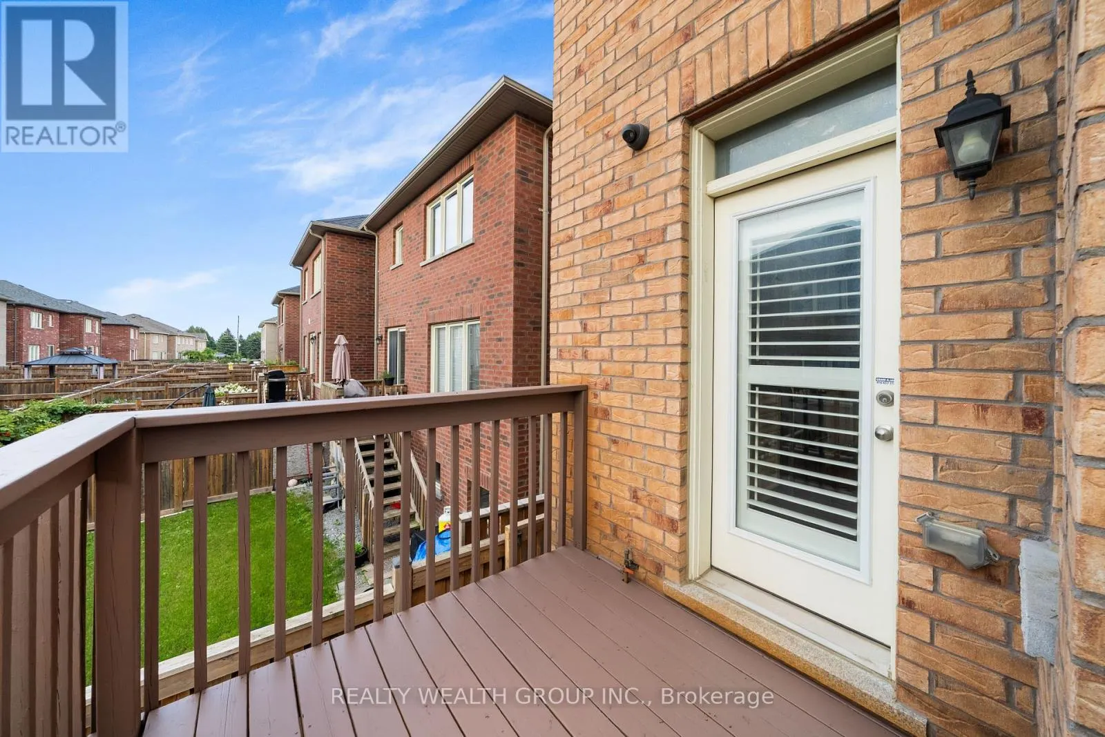 42 MONDIAL CRESCENT