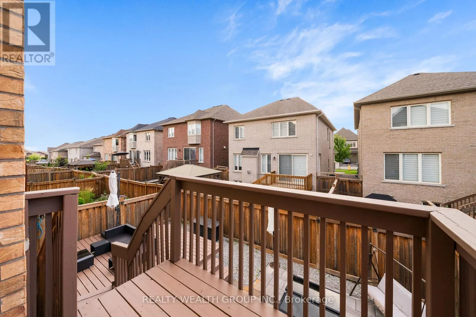 42 MONDIAL CRESCENT