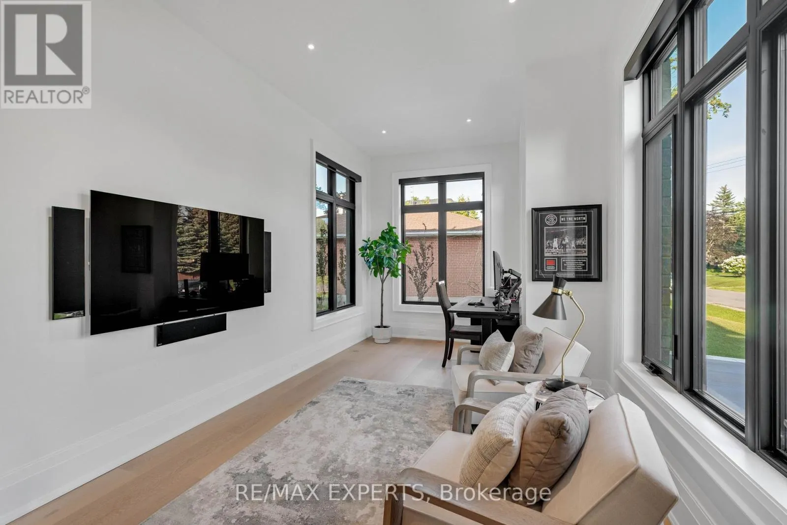 108 HOLLINGSWORTH DRIVE
