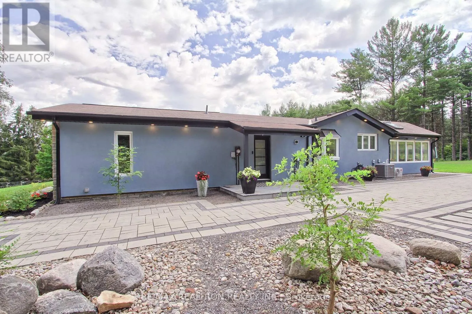 3433 MOUNT ALBERT ROAD