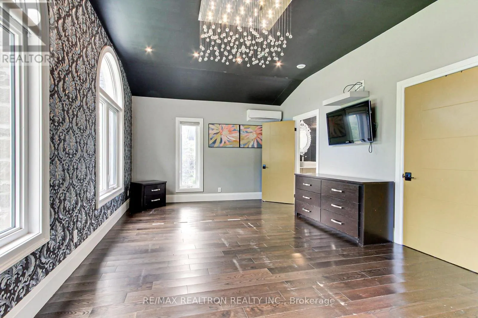 3433 MOUNT ALBERT ROAD