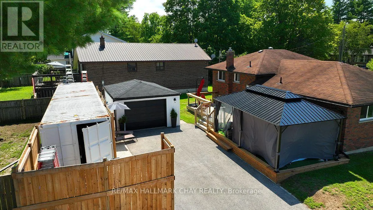 29 LEE AVENUE