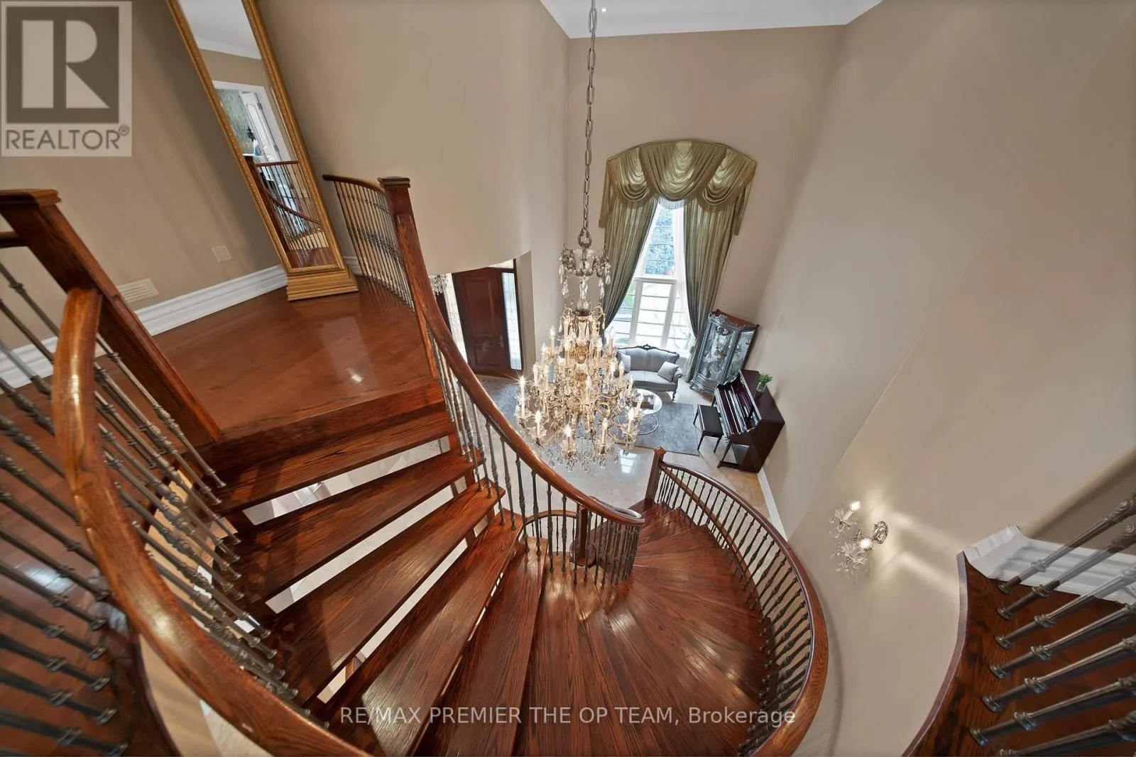 62 AUTUMN GROVE COURT