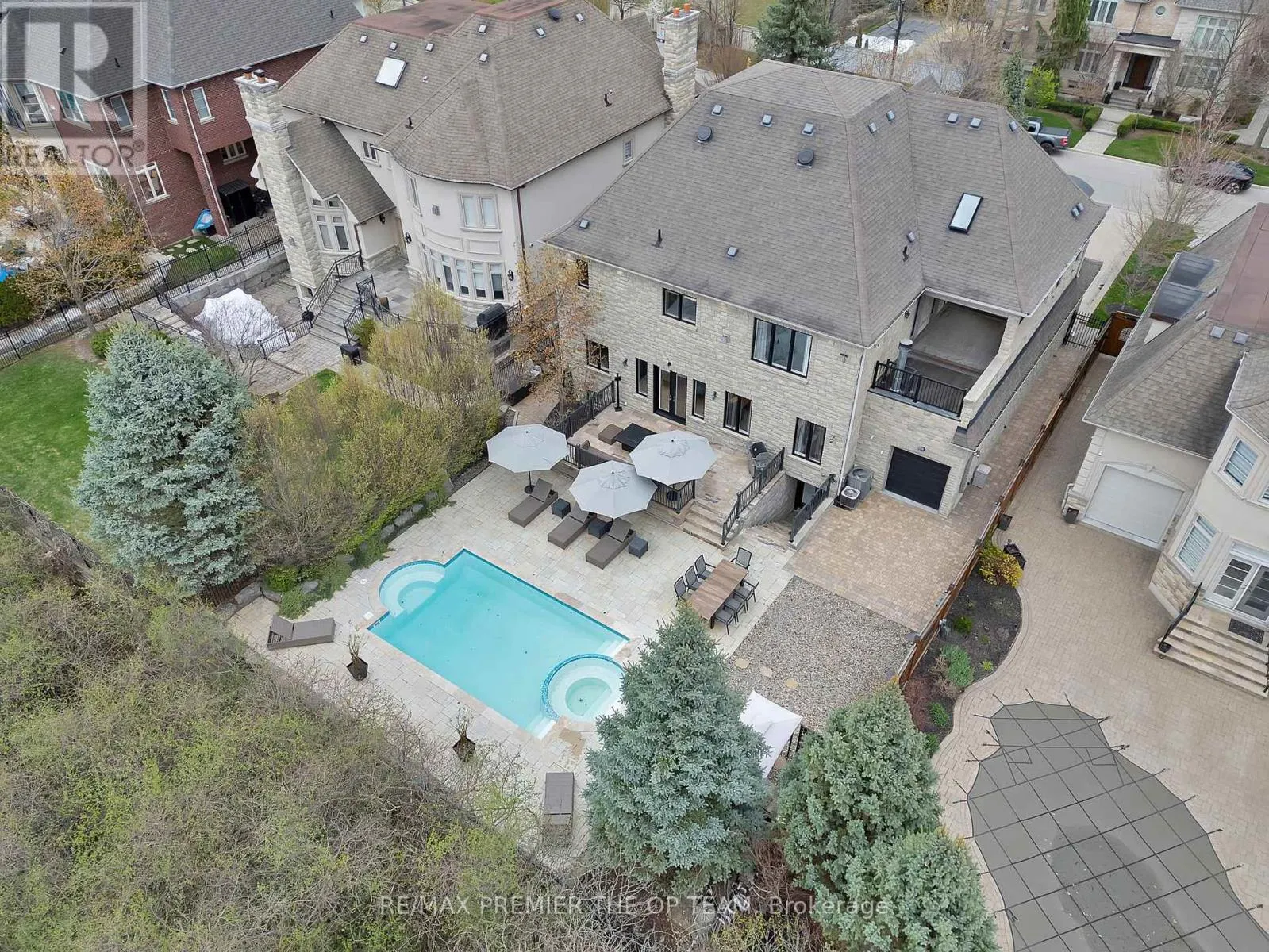 62 AUTUMN GROVE COURT