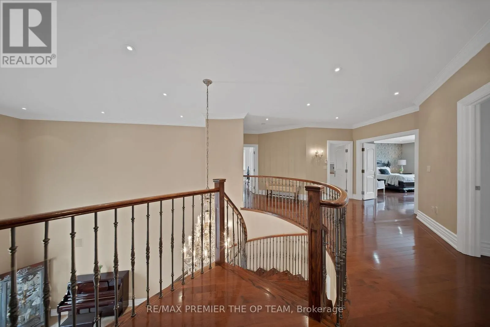 62 AUTUMN GROVE COURT