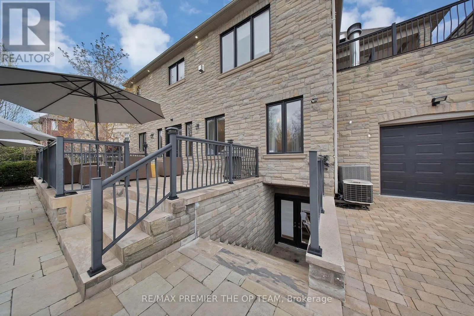 62 AUTUMN GROVE COURT