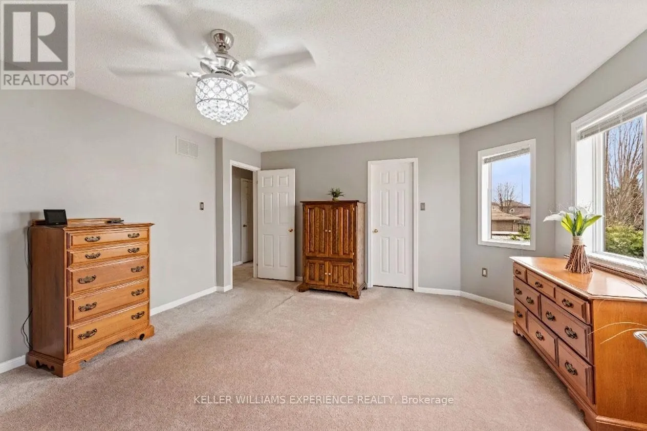 39 STONEMOUNT CRESCENT