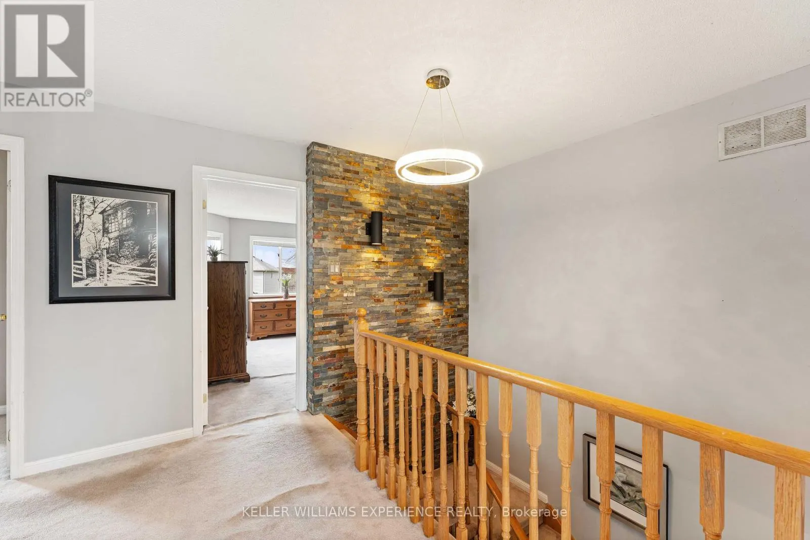 39 STONEMOUNT CRESCENT