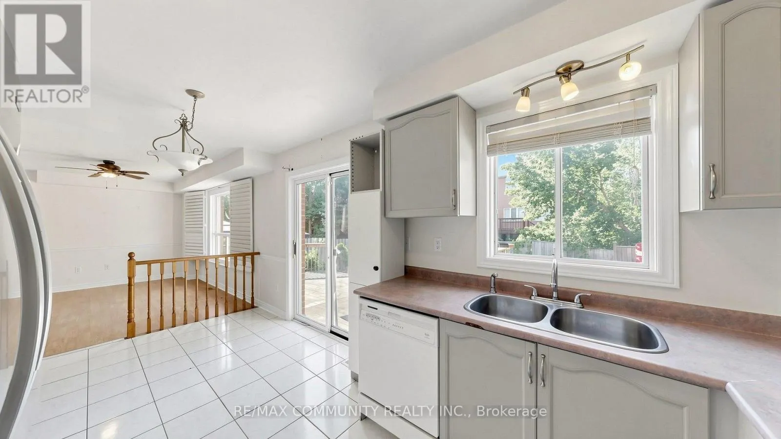 38 IVEAGH DRIVE