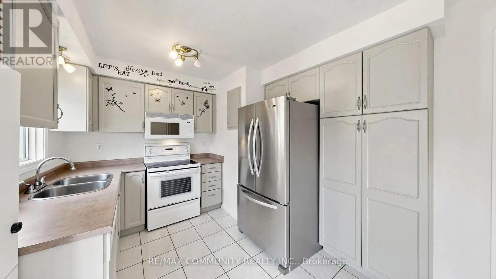 38 IVEAGH DRIVE